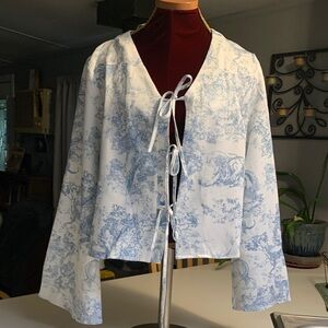 Elegant Blue and White Women's Short Cardigan Style Blouse